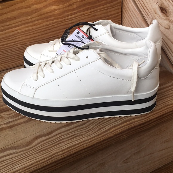 🤍🖤Zara basic black and white wedge sneaker🤍🖤 - Picture 1 of 10